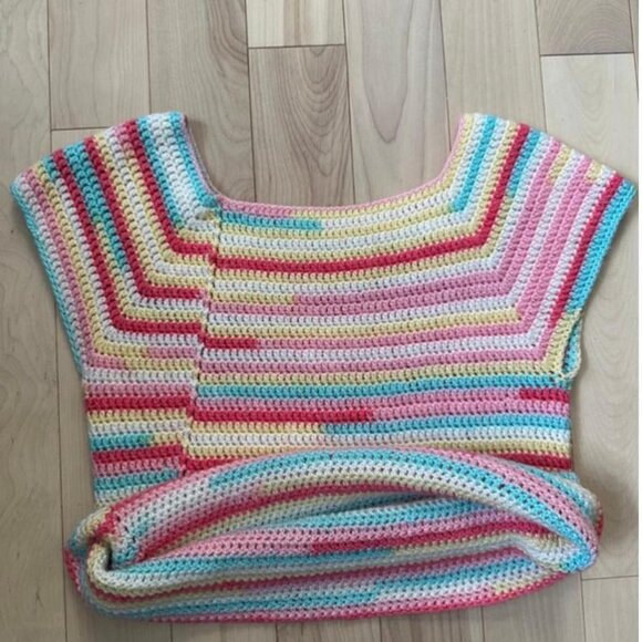 Handmade One-of-a-kind hand-crocheted top - Picture 5 of 7